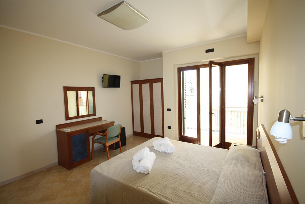 La Rosa Dei Venti Bed & Breakfast Zambrone Ruang foto
