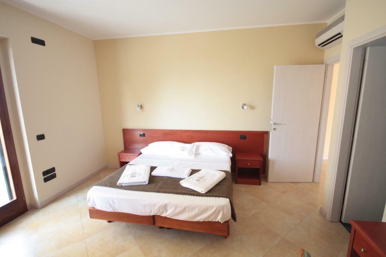 La Rosa Dei Venti Bed & Breakfast Zambrone Bagian luar foto